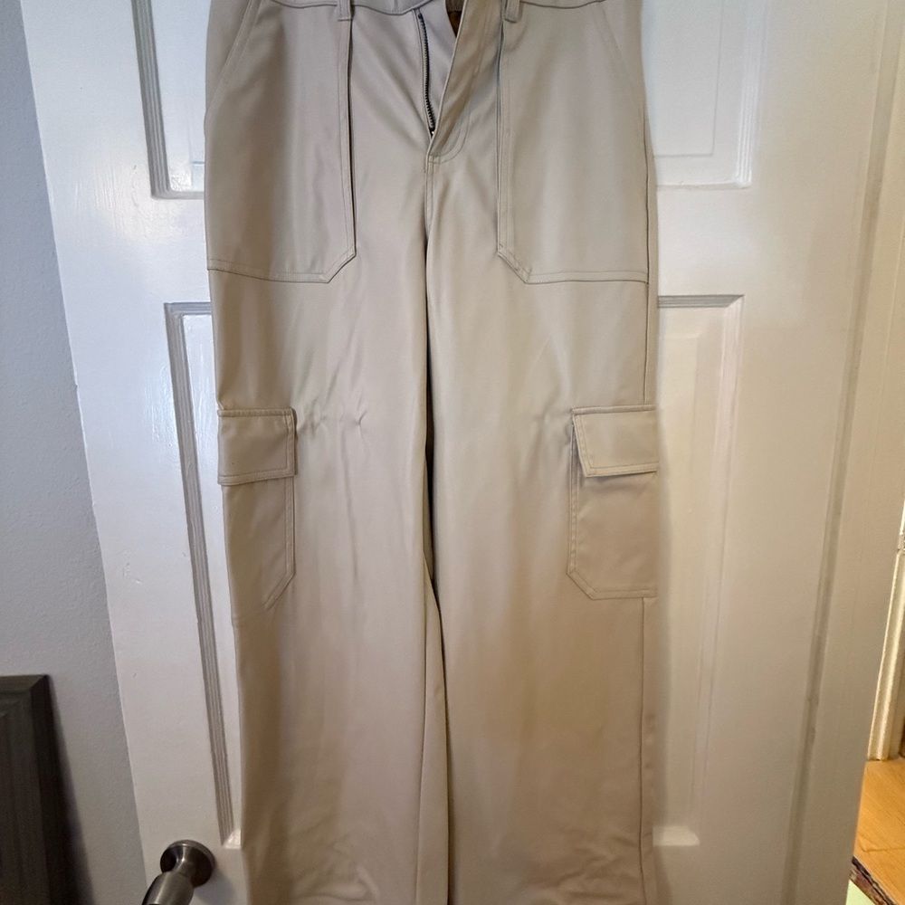 Women’s Cream Cargo Pants